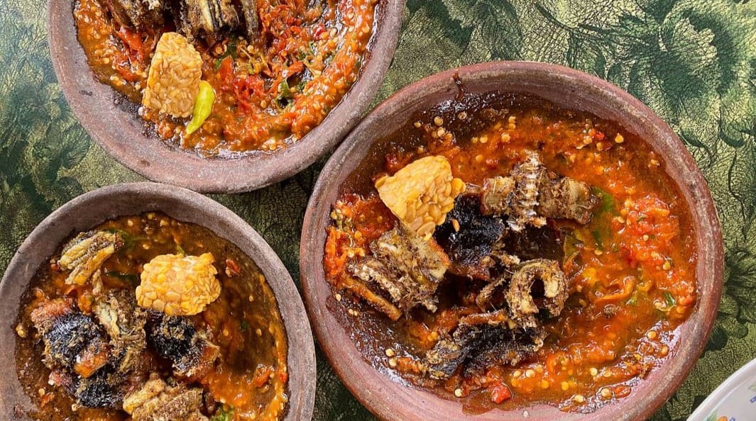Gurih Renyah Pecak Belut Khas Pemalang: Kuliner Khas Pesisir yang Menggugah Selera
