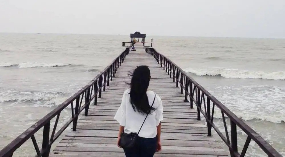 Menikmati Pesona Pantai Widuri: Destinasi Wisata Bahari Pemalang yang Memesona