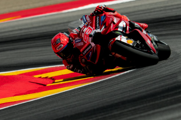 Kejutan Kualifikasi Aragon 2026: Bezzecchi Rebut Pole Position, Jorge Martin Rela Finis Kedua di Bawah Bayang-Bayang Marquez!