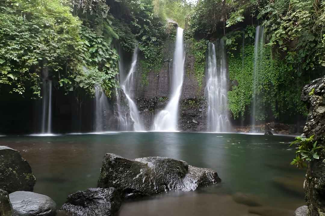 Menikmati Pesona Alami Curug Sibedil Pemalang, Wisata Murah yang Perlu Evaluasi Kebersihan