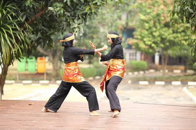 Mengenal Kesenian Krangkeng: Pertunjukan Ilmu Kanuragan dan Atraksi Kekebalan Tubuh Khas Pemalang