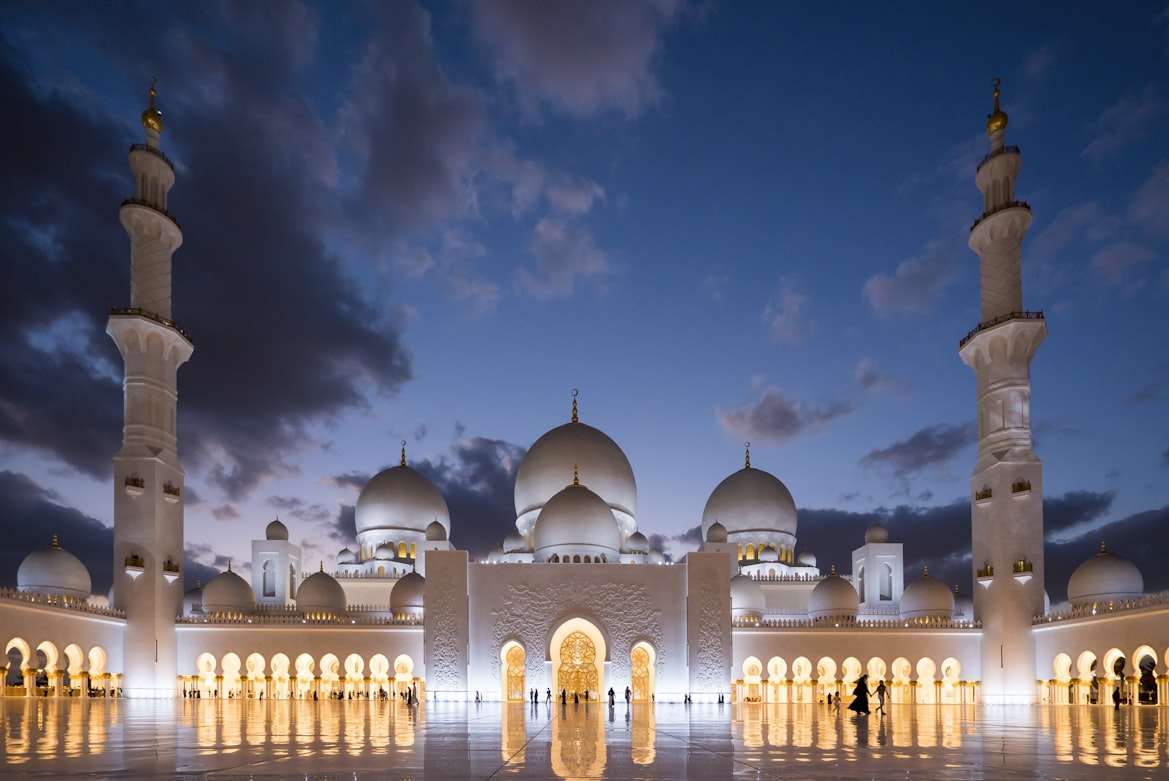 Mengungkap Rahasia Langit: Mengapa Al-Qur’an Menyebut Waktu Subuh Begitu Istimewa dan Disaksikan Malaikat?