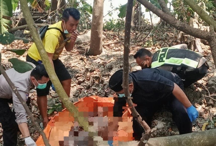 Cium Bau Menyengat Saat Ngarit, Warga Pemalang Malah Temukan Mayat di Sungai Jamuran